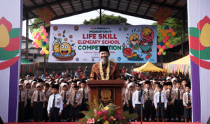 alt_text: Sekda Garut membuka acara Lomba Life Skill siswa SD tahun 2026.