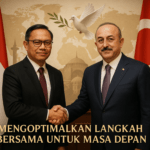alt_text: Pertemuan diplomatik Indonesia dan Turki membahas gencatan senjata demi perdamaian Palestina.