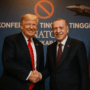 "alt_text": "Trump dan Erdogan dalam diskusi, membentuk dinamika baru geopolitik dunia."